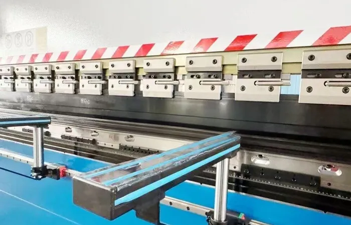 WE67K-130T-4100mm CNC Hydraulic Press Brake