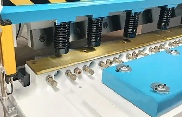 QC11K-12x3200mm Hydraulic Guillotine Shear Machine