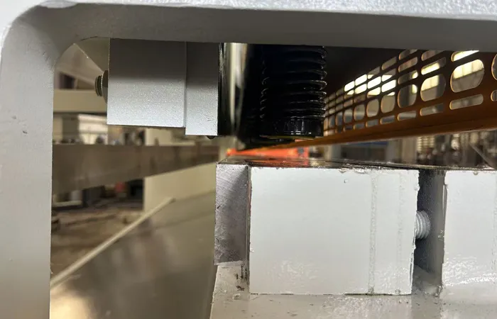 QC11Y-16x6000mm Guilltine Shearing Machine