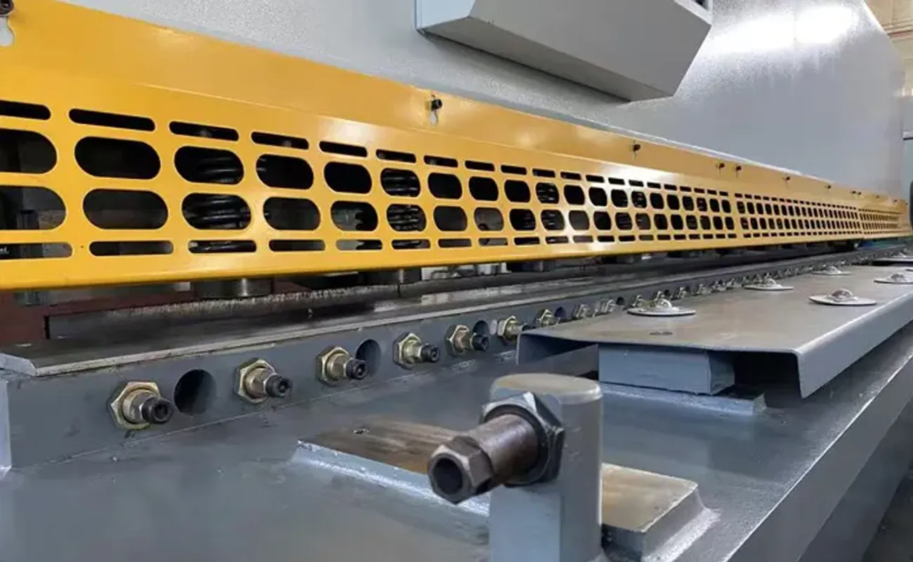 Advantages of Swing Shearing Machine