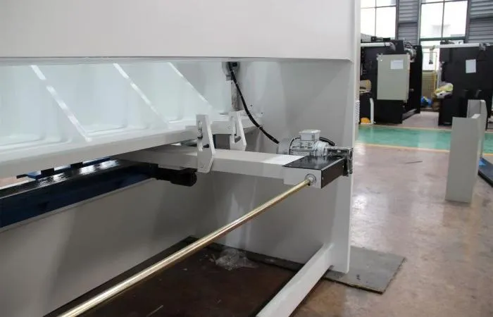 6x2500mm Swing Beam Plate Shearing Machine