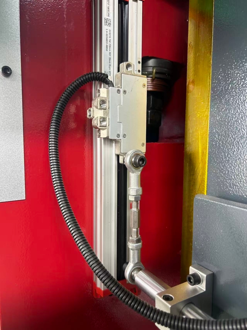 170t-3200mm-cnc-bending-machine-details-11.jpg