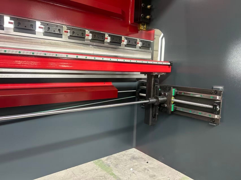 170t-3200mm-cnc-bending-machine-details-4.jpg