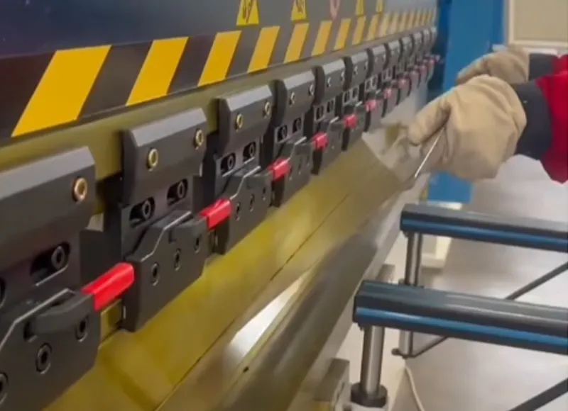 CNC Press Brake 80T– Regular Plate Bending Video