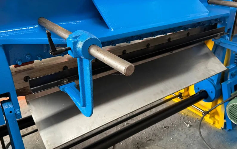 Q11-3×1300 Hydraulic Shearing Machine Blade & Front Support System