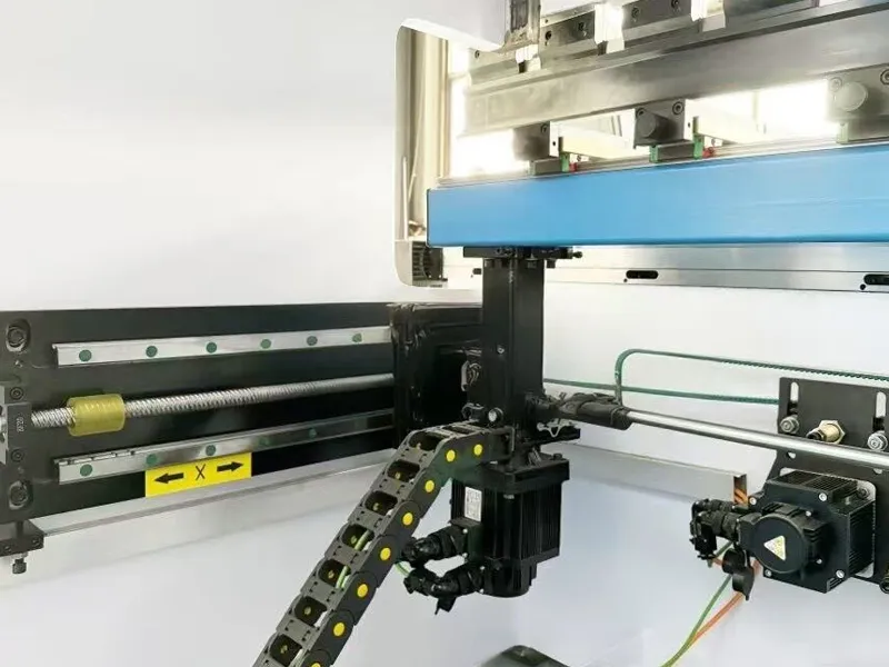 How to Choose a 4+1 Axis CNC Press Brake for Your Workshop?