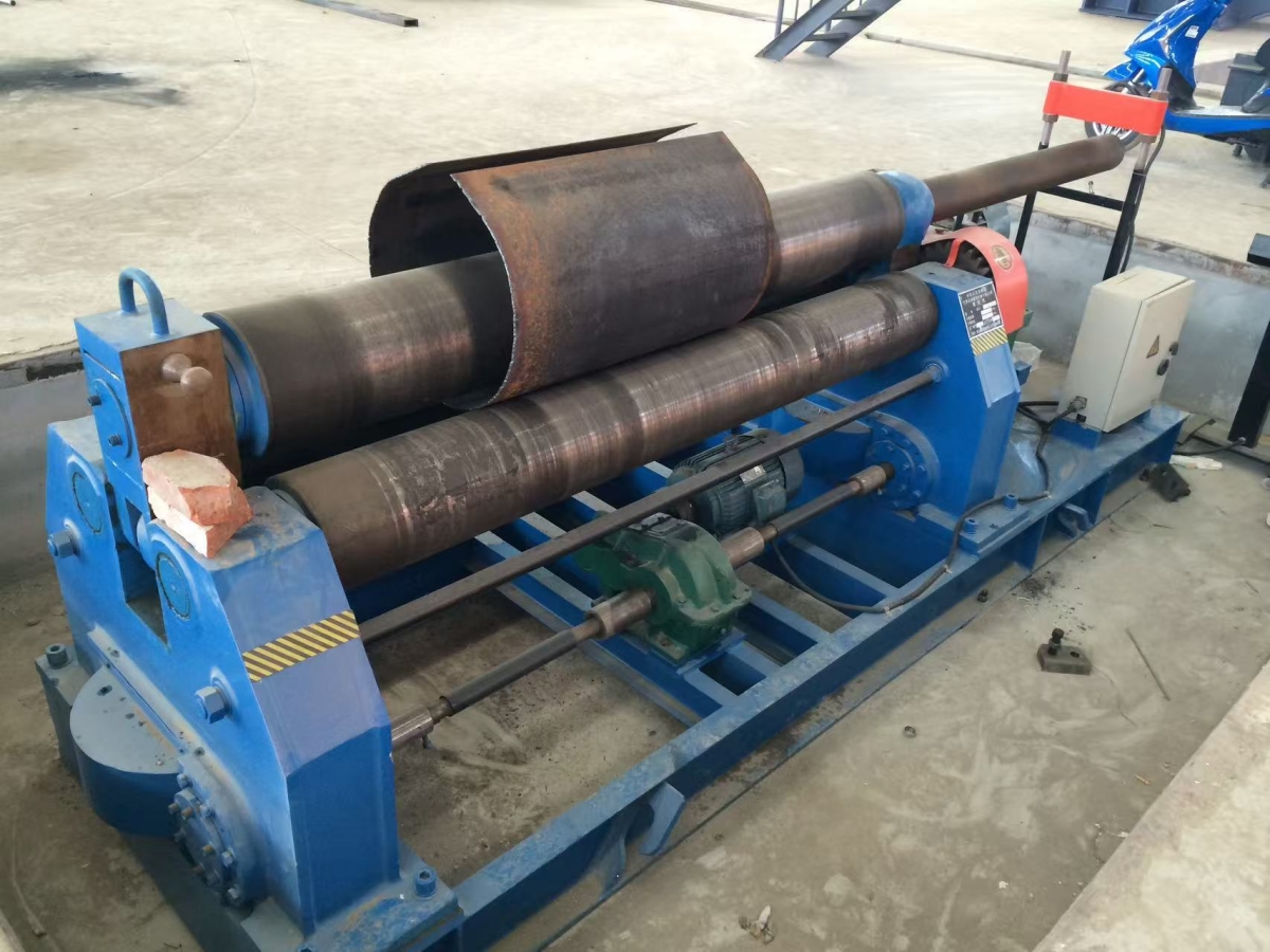 3-roller pyramid plate bending machine side frame and roller alignment
