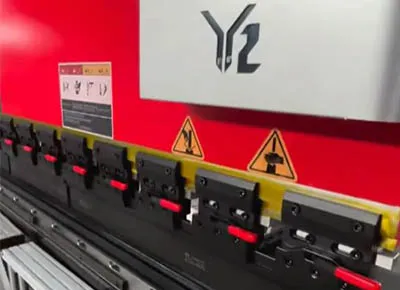 70T CNC Hydraulic Bending Machine with Swiss Cybelec CybTouch 8