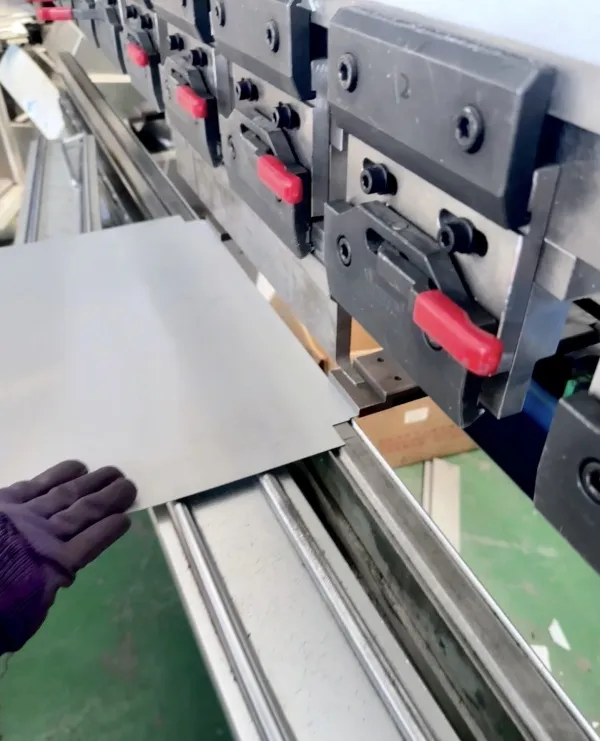 cnc-press-brake-noise-common-causes-and-how-to-fix-them1.jpg cnc-press-brake-noise-common-causes-and-how-to-fix-them1.jpg